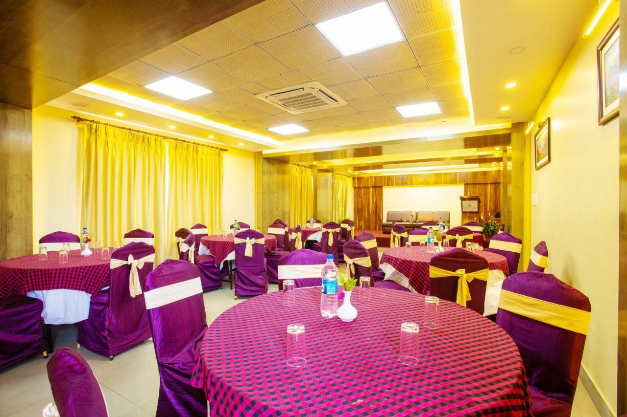 Hotel Lake Paradise ポカラ エクステリア 写真