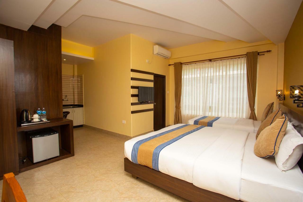 Hotel Lake Paradise ポカラ エクステリア 写真