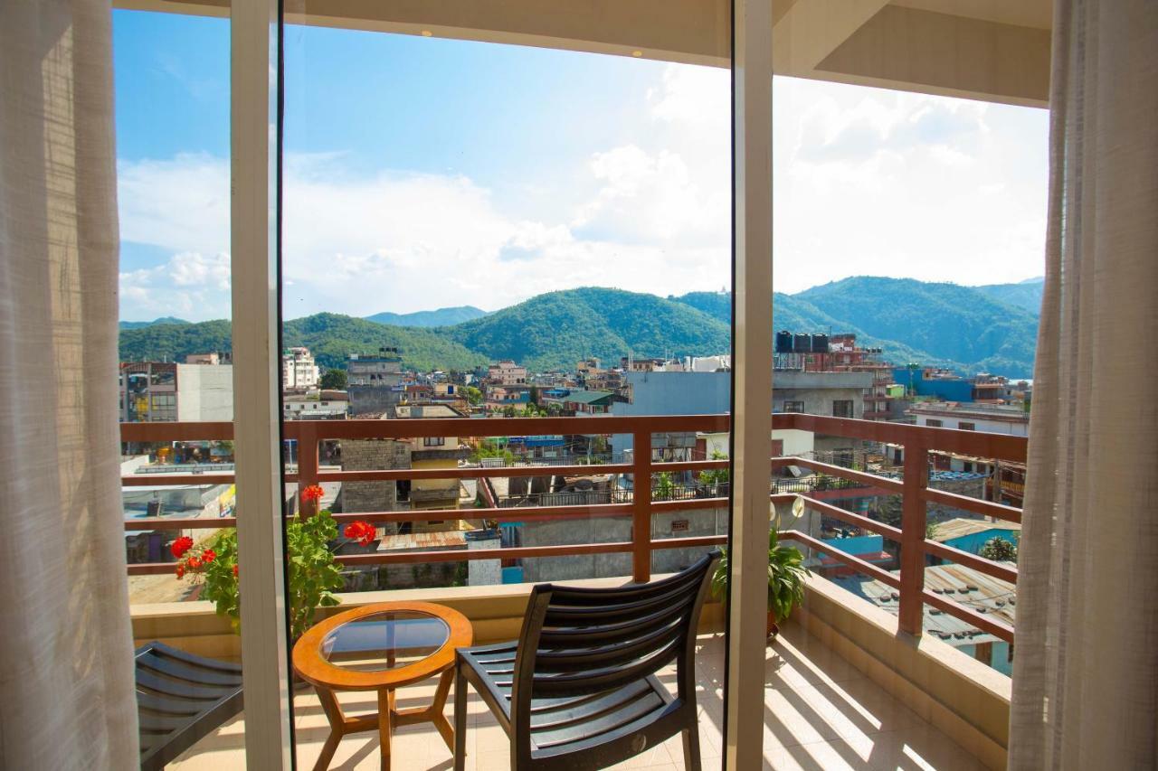 Hotel Lake Paradise ポカラ エクステリア 写真